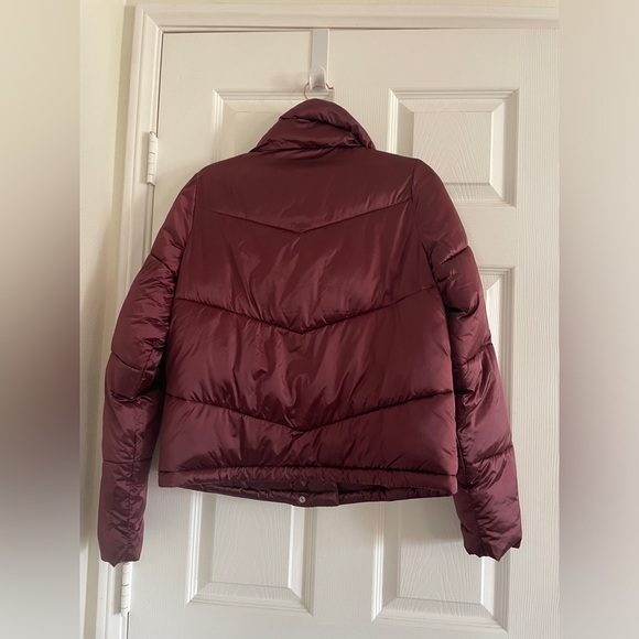 Abercrombie & Fitch mini puffer in deep wine color size small. - Picture 5 of 5